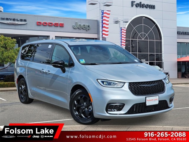 BUY CHRYSLER PACIFICA 2023 HYBRID LIMITED, Daily Deal Cars