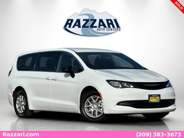 BUY CHRYSLER VOYAGER 2026 LX, Daily Deal Cars